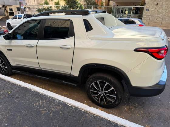 FIAT TORO 2.0 16V TURBO DIESEL ULTRA 4WD AT9
